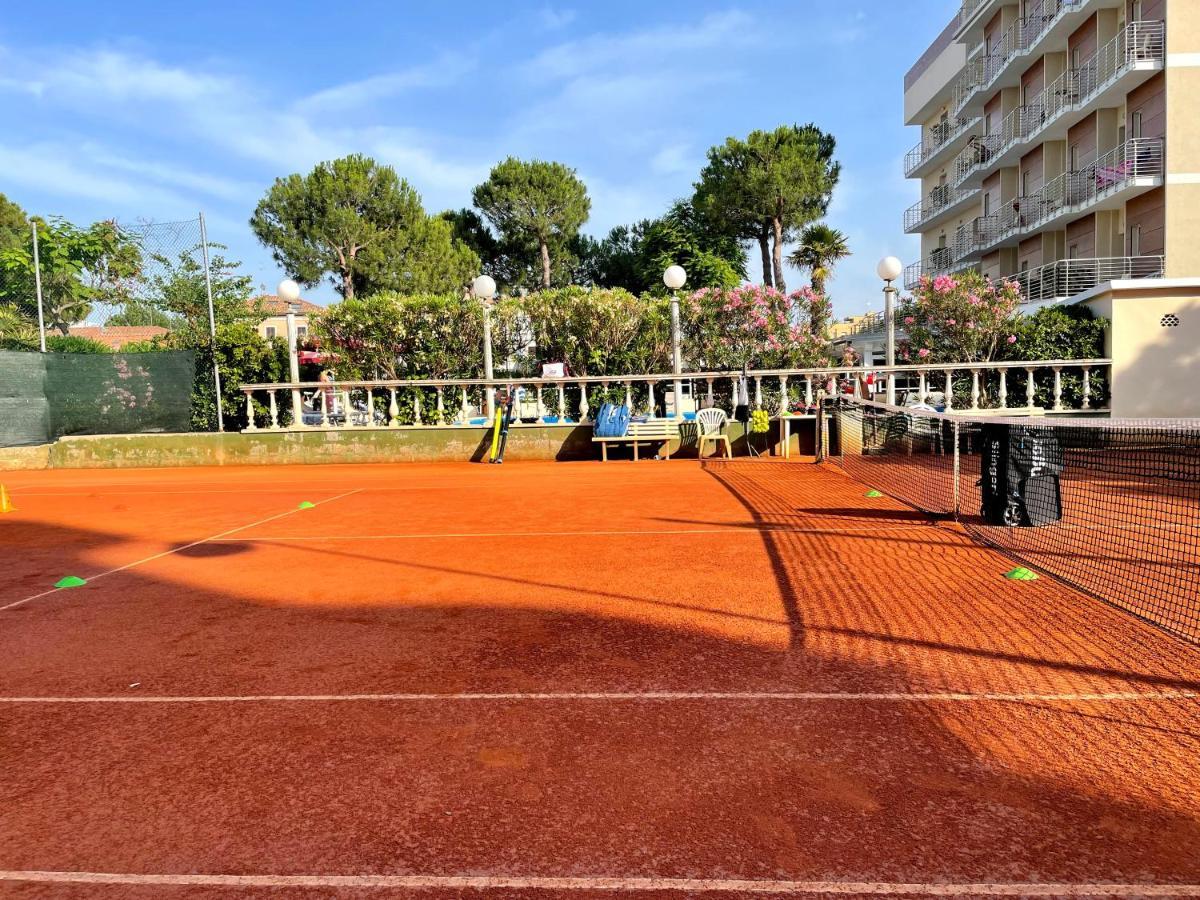 Hotel Franca Milano Marittima Exteriör bild