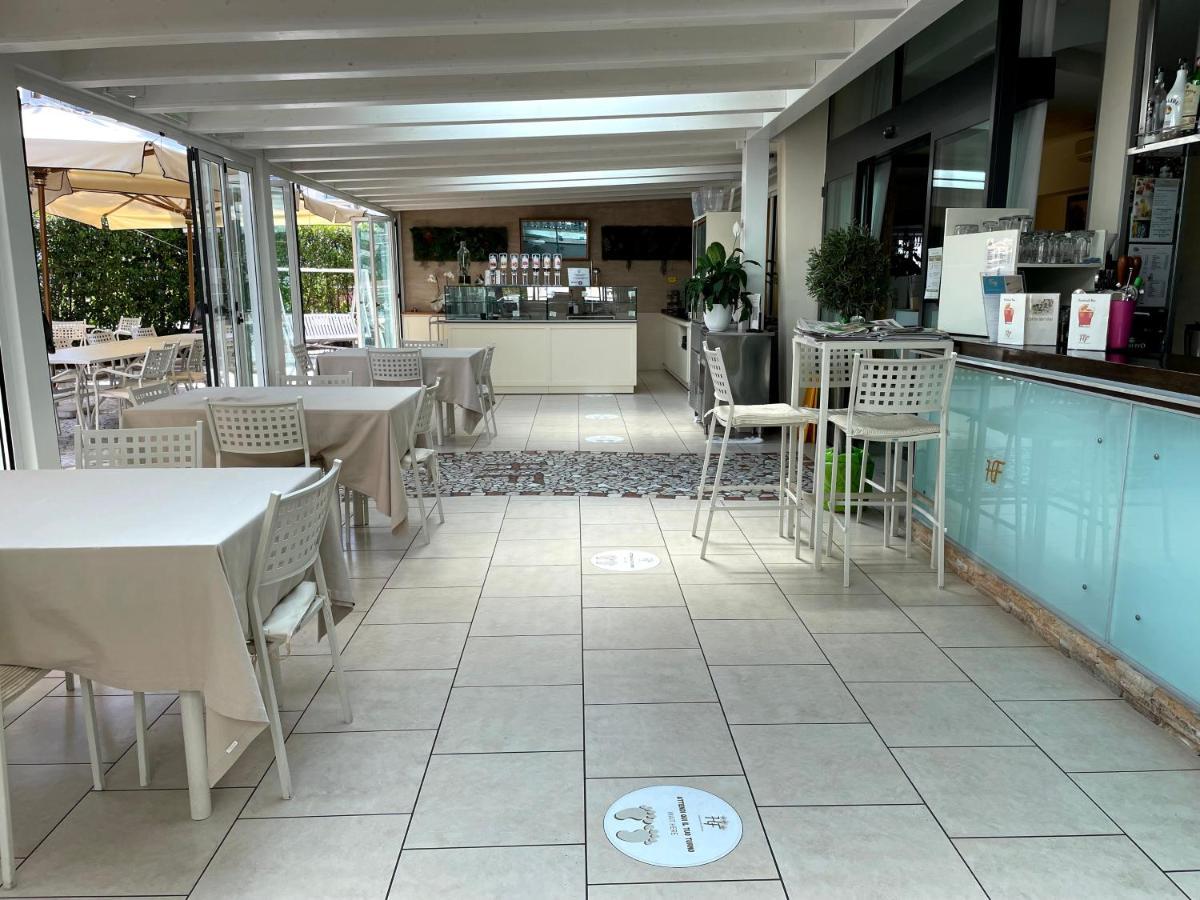 Hotel Franca Milano Marittima Exteriör bild