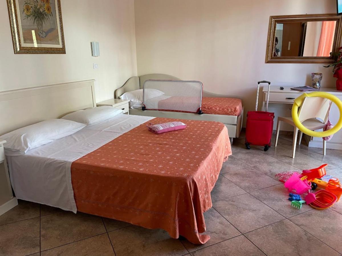 Hotel Franca Milano Marittima Exteriör bild