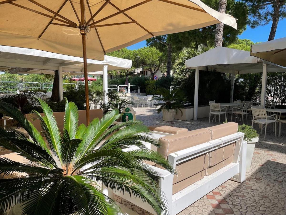 Hotel Franca Milano Marittima Exteriör bild