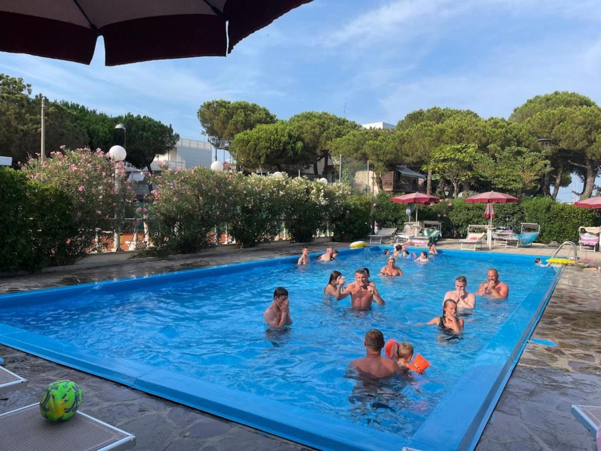 Hotel Franca Milano Marittima Exteriör bild