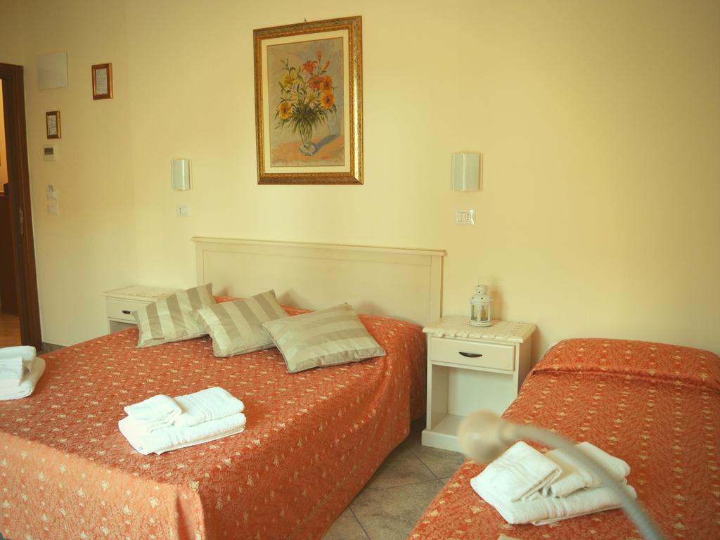 Hotel Franca Milano Marittima Exteriör bild
