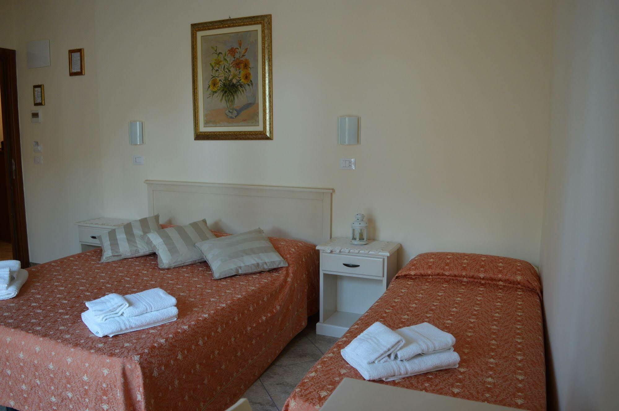 Hotel Franca Milano Marittima Exteriör bild