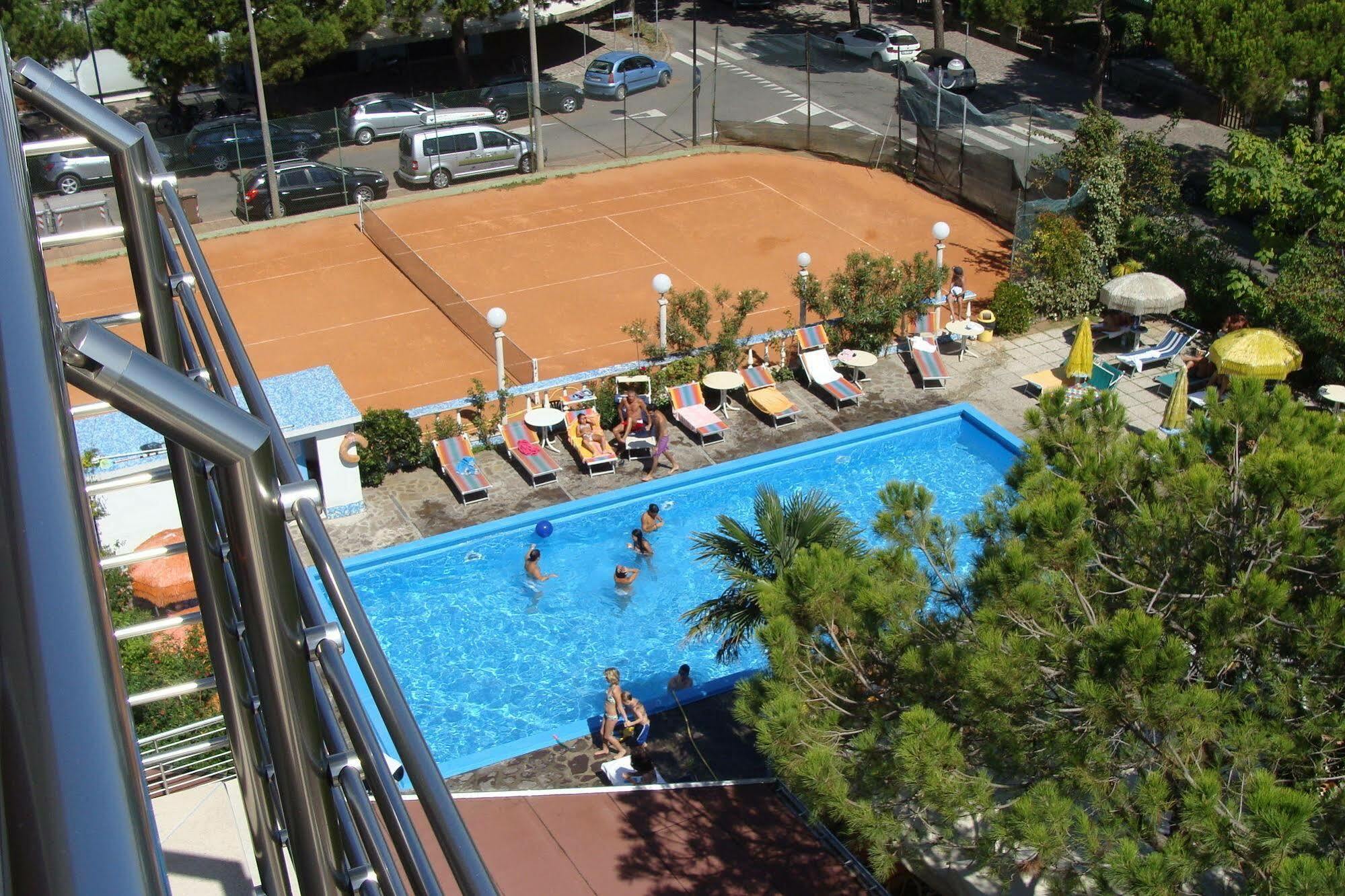 Hotel Franca Milano Marittima Exteriör bild