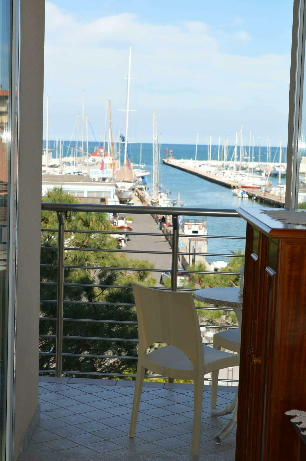 Hotel Franca Milano Marittima Exteriör bild